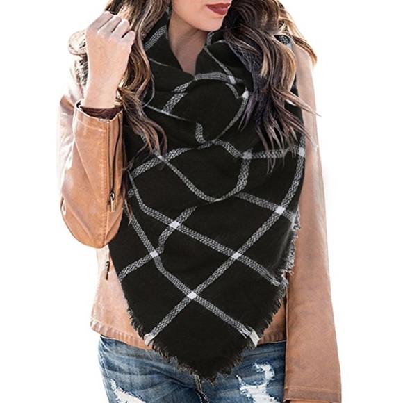 Black and White Plaid Ultra Plush Blanket Scarf - Picture 3 of 8